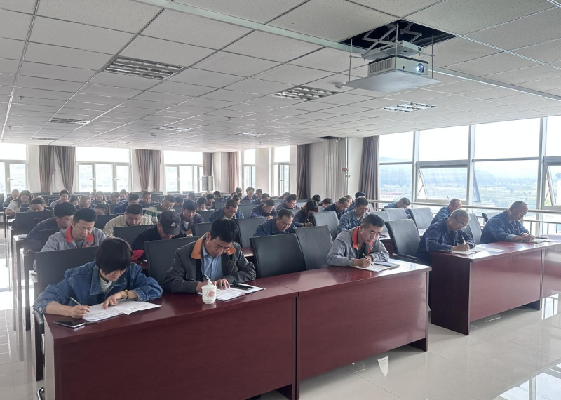 廉當(dāng)“鐮”可以除雜念   欲為“獄”勢必積災(zāi)難 ——集團紀(jì)委書記為物產(chǎn)工投公司黨員干部、關(guān)鍵人員 授主題教育廉政專題黨課