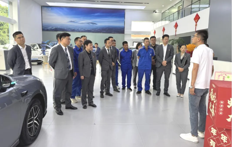 汽貿公司黨支部開展“走出去、學進來，改作風、促發(fā)展”貫徹中央八項規(guī)定精神學習教育走深走實主題黨日活動