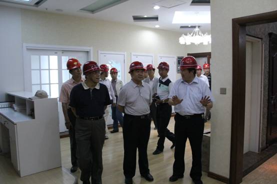 青海省經(jīng)濟(jì)委員會(huì)黨組書記、主任，省國(guó)資委  黨委副書記、副主任吳海昆實(shí)地考察物產(chǎn)集團(tuán)重點(diǎn)項(xiàng)目