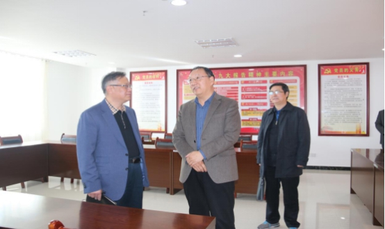 省委常委、省總工會主席馬吉孝等一行蒞臨青海物產(chǎn)集團(tuán)公司視察，調(diào)研指導(dǎo)道路貨運企業(yè)建會、貨運司機入會等工作