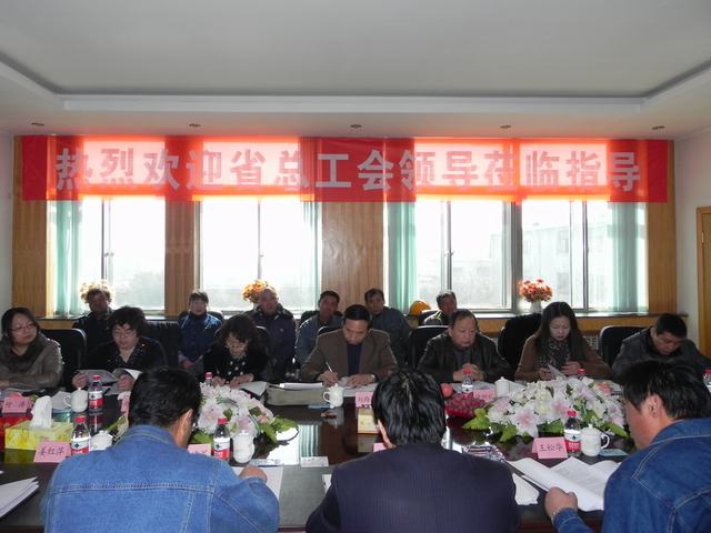 深入車間班組、“零距離”接觸職工、體驗(yàn)職工生活、傾聽職工心聲